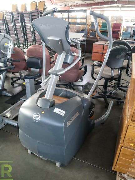 Octane Fitness LX8000 Lateral X Elliptical - Roller Auctions