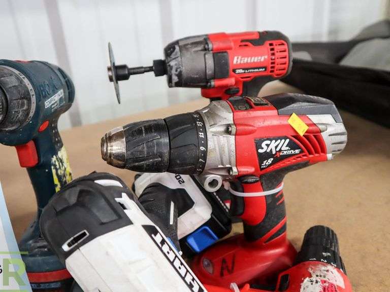 (5) Cordless Drills, Bauer, Hart, Bosch, Skil - Roller Auctions