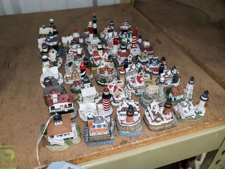 (38) Hudson Athens Lighthouse Ornaments - Roller Auctions
