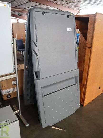 Iceberg Easel - Roller Auctions