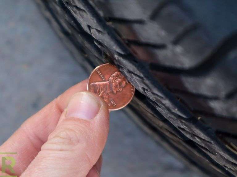 Michelin Destiny P225/60R16 Tire With Wheel (Tire Has Dry Rot) - Roller Auctions