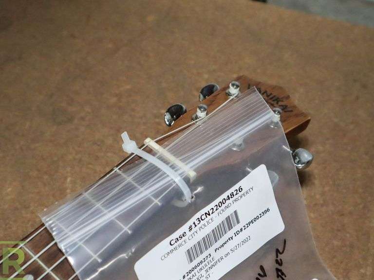 Lanikai 0A-CET Ukelele and Urban Acoustic Guitar (Both With Electric Pickups) - Roller Auctions