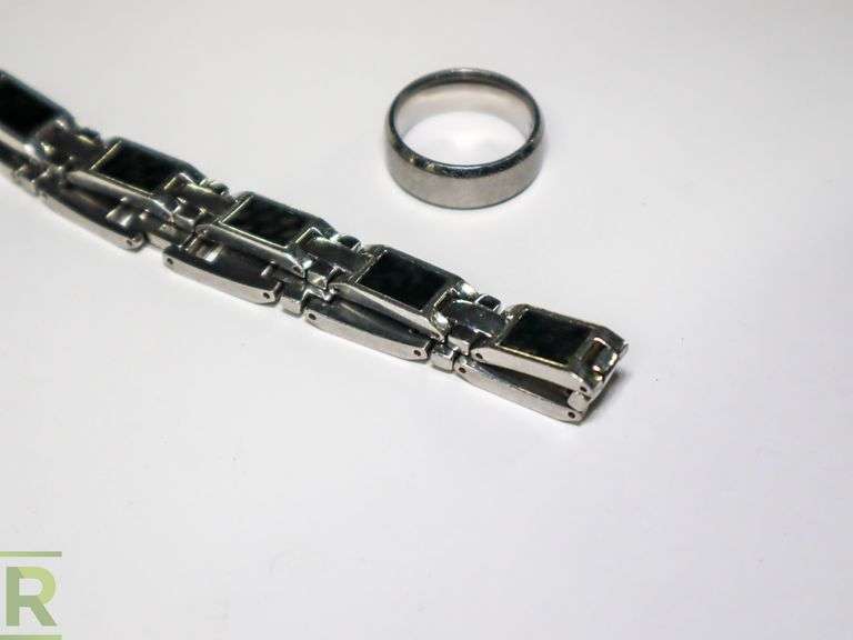 Ring And Bracelet - Roller Auctions