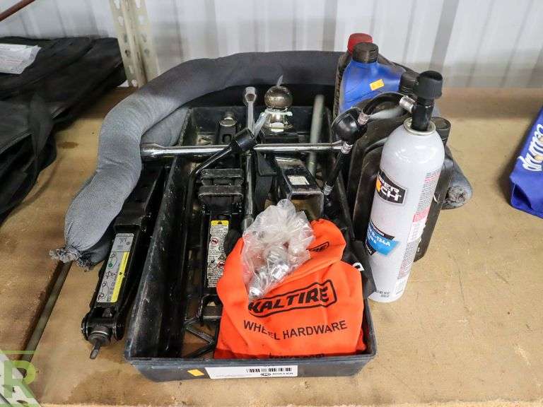Tray of Automotive Tools and Oil - Roller Auctions