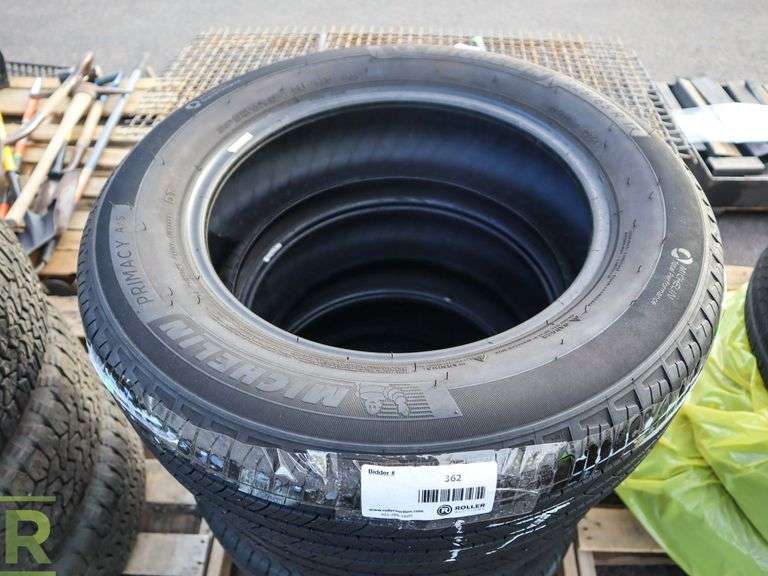 (4) 2021 Michelin 225/65R17 Tires - Roller Auctions