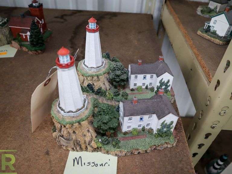 (2) Harbour Lights Collectable Lighthouses, Missouri - Roller Auctions