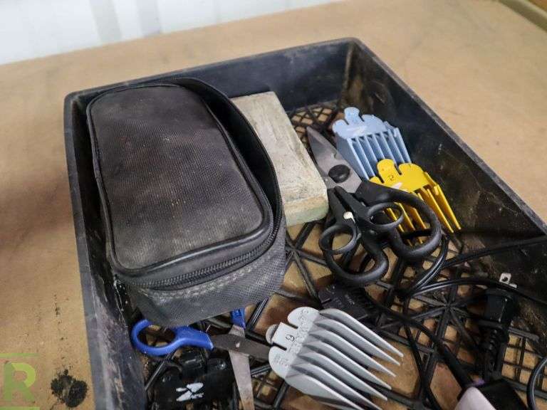 Tray Of Wahl Clipper Set And DVD Player - Roller Auctions