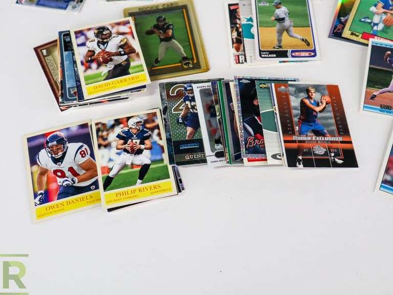 Bag Of Football And Baseball Cards - Roller Auctions