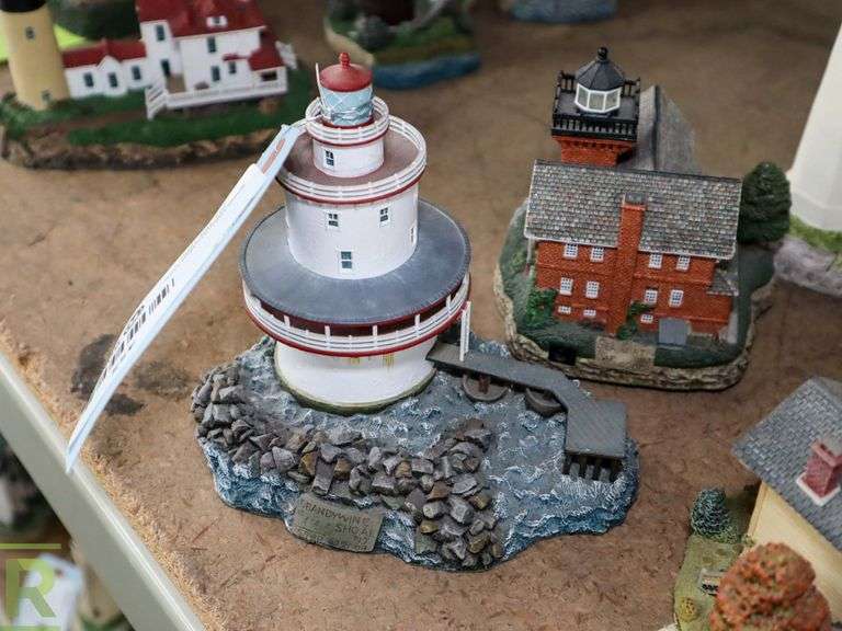 (8) Harbour Lights Collectable Lighthouses, New Jersey - Roller Auctions