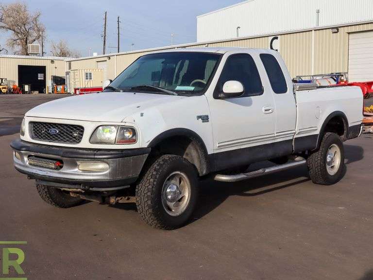 1998 Ford F150 XL 4WD Pickup - Roller Auctions
