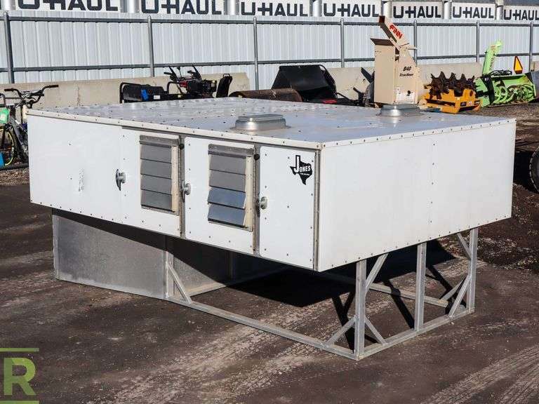 Jones SlideIn Animal Control Box For Pickup Truck, 93"x 71" Roller