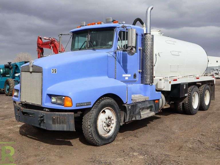 1987 Kenworth T600 T/A Vacuum Truck - Roller Auctions