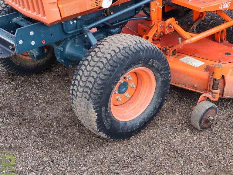 Kubota B7200 4WD Tractor Roller Auctions