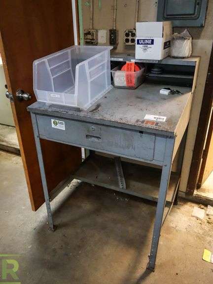 Uline Shipping Station on Casters - Roller Auctions