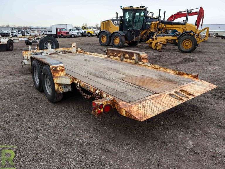 2015 Maxey T/A Tilt Bed Equipment Trailer Roller Auctions