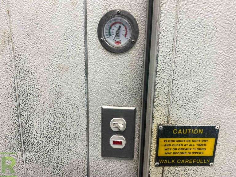 American Panel WalkIn Refrigerator / Freezer with Roof Top Condensers