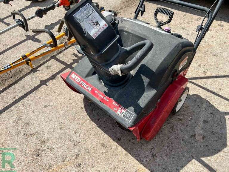 MTD Pro Snowblower, 21" Clearing Width, 5.0hp 2Cycle Gas Engine