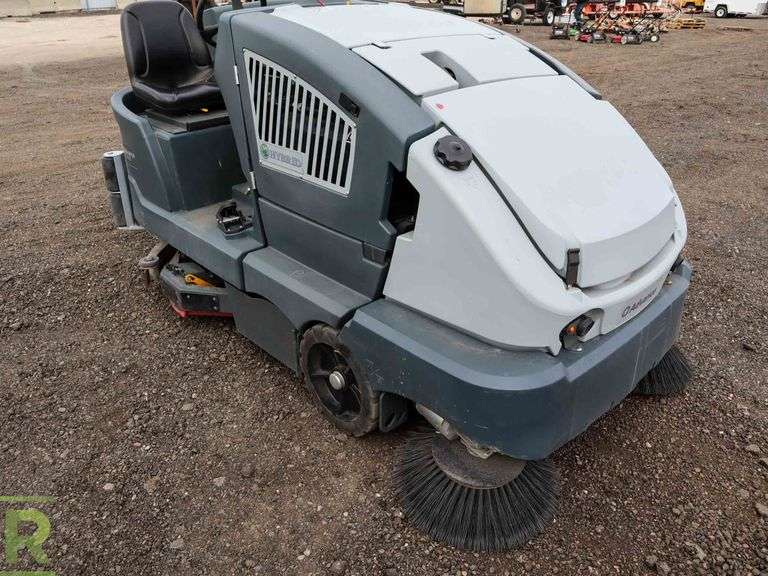 Advance CS7010 48G Hybrid Warehouse Sweeper, S/N 1000070574, Hours