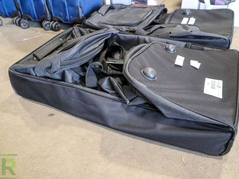 (1) HURLEY 30" Rolling Duffle Bag New (1) HURLEY 30" Rolling Duffle