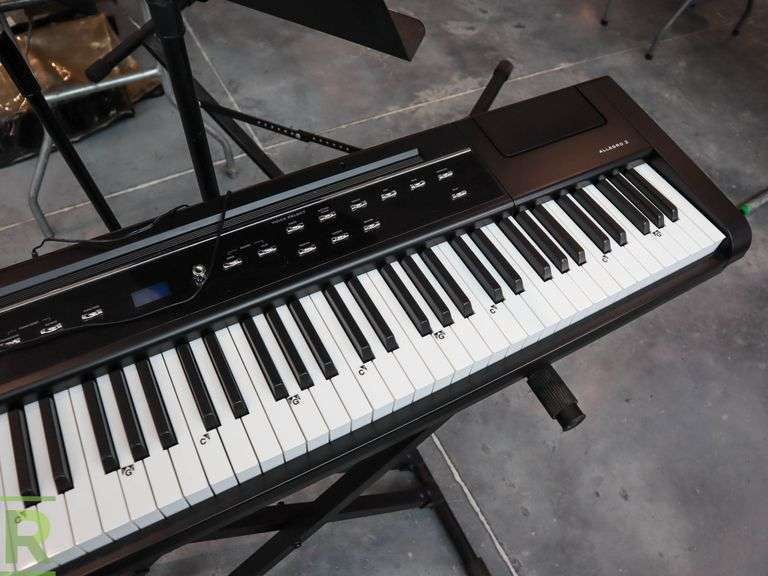 Williams Allegro 2 Keyboard With Keyboard, Sheet Music and Mic Stand