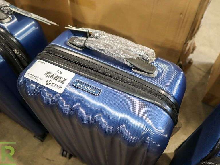 Ricardo Hard Shell CarryOn Luggage Teal New Roller Auctions