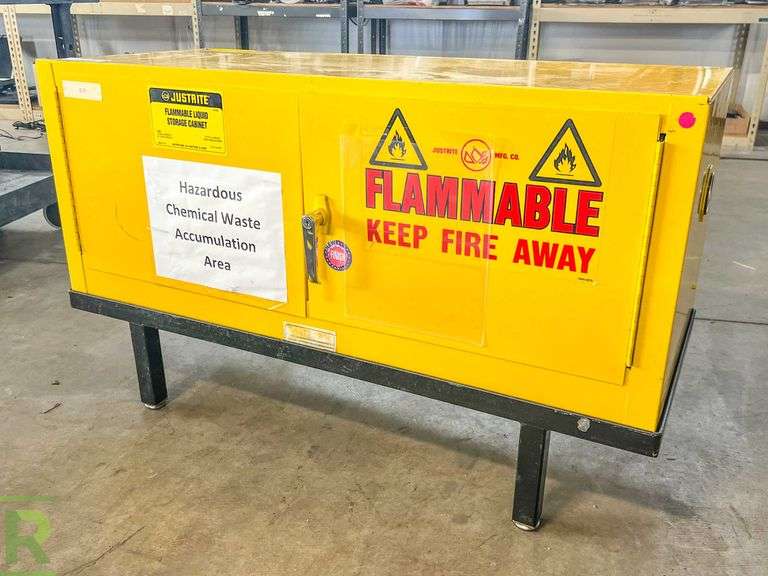 Justrite Flammable Liquid Storage With Metal Stand, 12Gallons