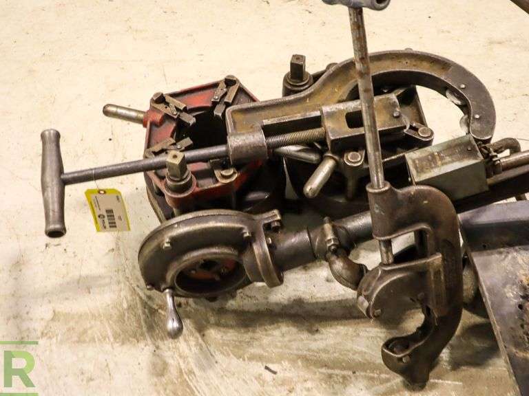 Toledo Universal Power Drive With Ridgid Pipe Threader Dies Roller