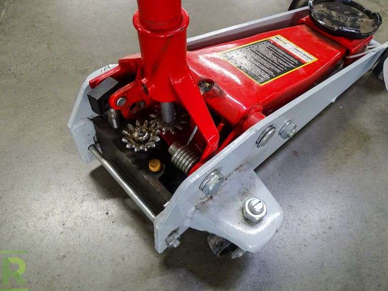 Larin DQY6000 3Ton Hydraulic Floor Jack Roller Auctions