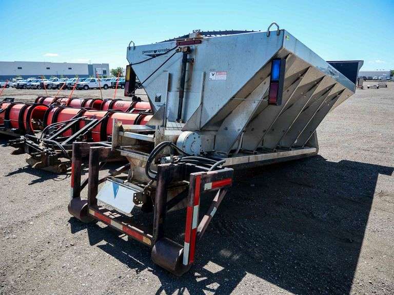 Swenson Spreader Stainless Steel Live Bottom V-Box Sander Spreader ...