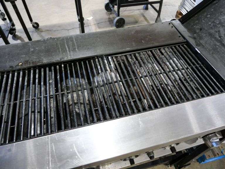 Baker & Chefs Propane Grill on Casters Roller Auctions