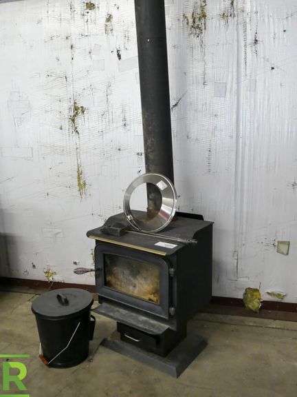 US Stove Ashley 1200 sq ft Pedestal Wood Burning Stove, includes some  chimney supplies, 2020 EPA