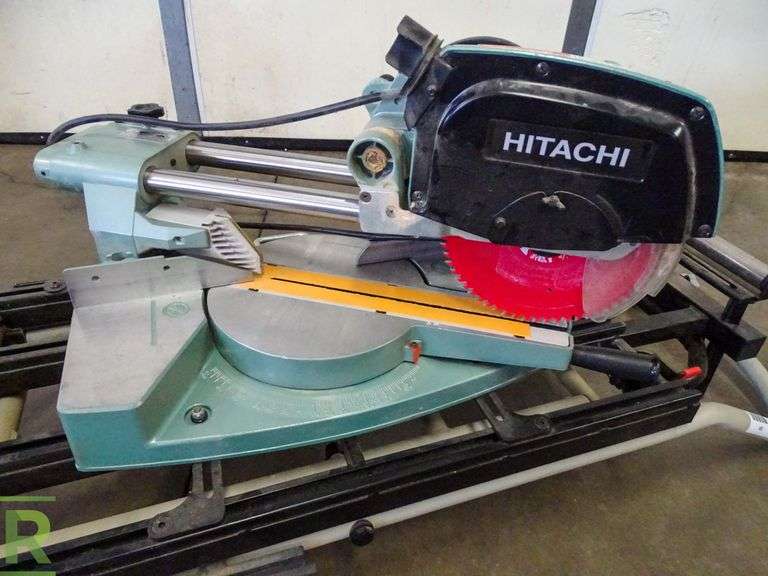 Hitachi C8FB2 8.5" Sliding Compound Miter Saw With Delta Stand Roller