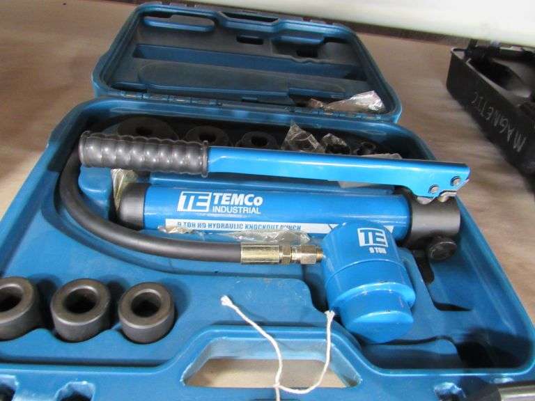 TEMCO INDUSTRIAL 9TON HD HYDRAULIC KNOCKOUT PUNCH SET MDL TH0004 WITH
