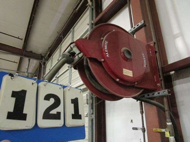 ALEMITE WASTE OIL HOSE REEL WITH PUMP MDL 7342, 1000PSI, MOUNTED TO