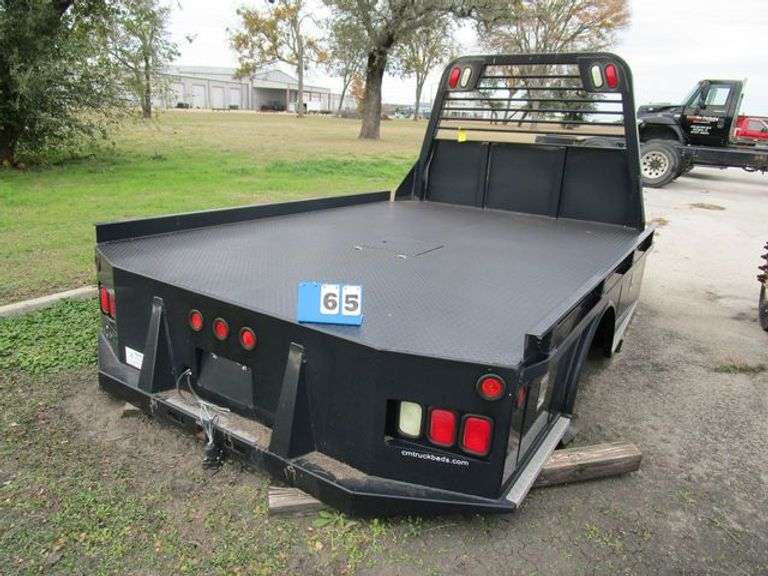 CM FLATBED TRUCK BED WITH HEADACHE RACK AND SIDE STORAGE BOXES, APPROX