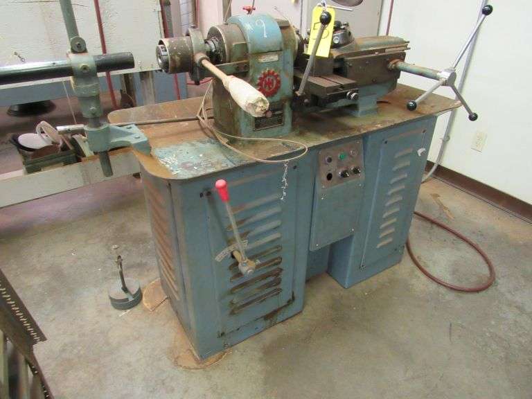 LIN HUAN LATHE, MODEL NO. LHT-25B, S/N 672500, WITH TOOL HOLDER, 230V ...