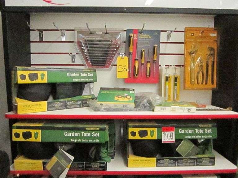 CONTENTS OF SHELF INCLUDING ASSORTED HAND TOOLS, JOHN DEERE GARDEN TOTE