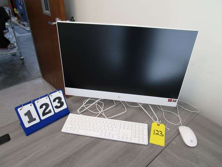 HP 27" ALLINONE PC, MDL TPCQ08827, WITH HP KEYBOARD AND MOUSE