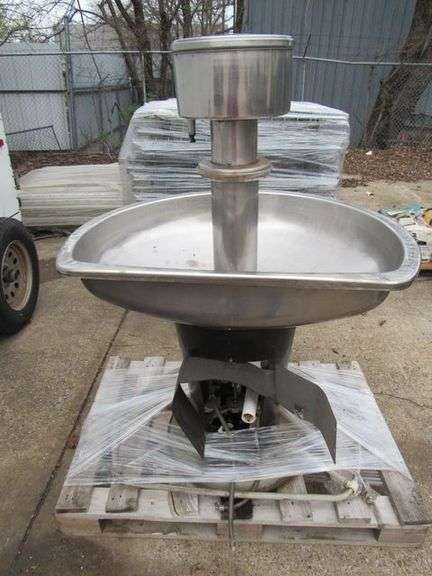 (1) HAND WASH STATION, STAINLESS STEEL WITH FOOT CONTROL
