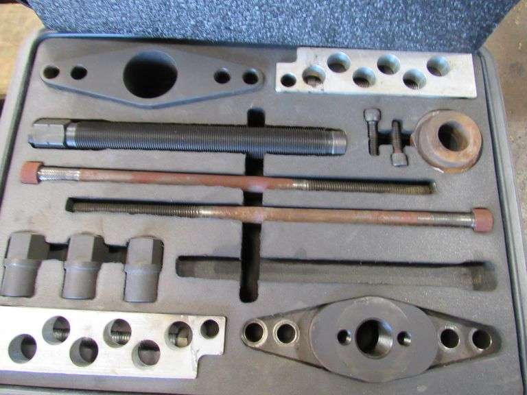 HEAVY DUTY KING PIN PRESS, TIGER TOOL, 90150 WITH CARRYING CASE Rosen