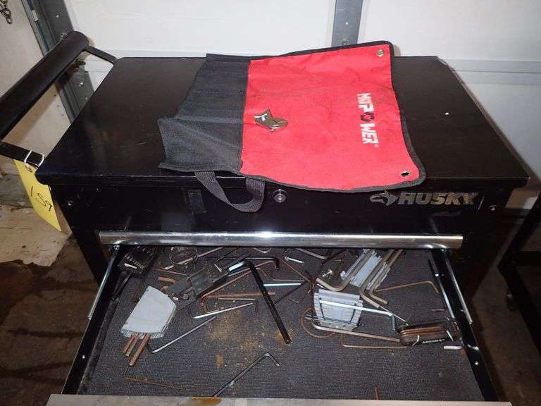 HUSKY TOOL CHEST ON CASTERS 28" X 16" X 33" WITH ASSORTED TOOLS Rosen