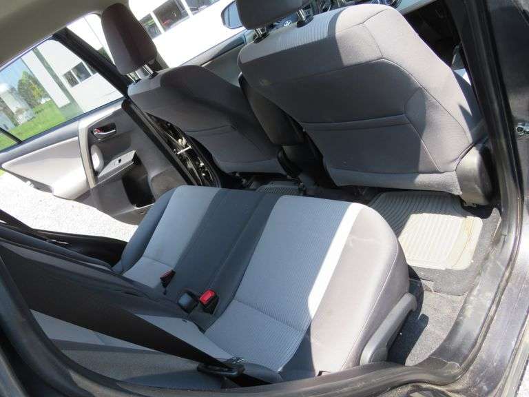 Toyota RAV4(2015) - Less than 70K Miles!