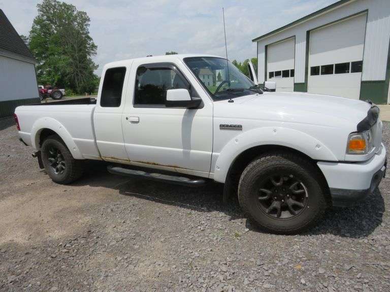 Stop Driving Yourself Crazy - Priced to save you THOUSANDS! 2011 Ford Ranger Truck