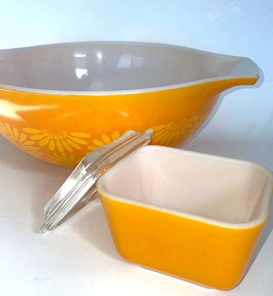 Vintage Pyrex Yellow Sunflower reSettled Life