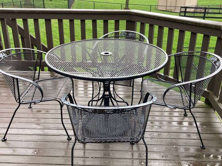 Wrought Iron Table and Chairs reSettled Life