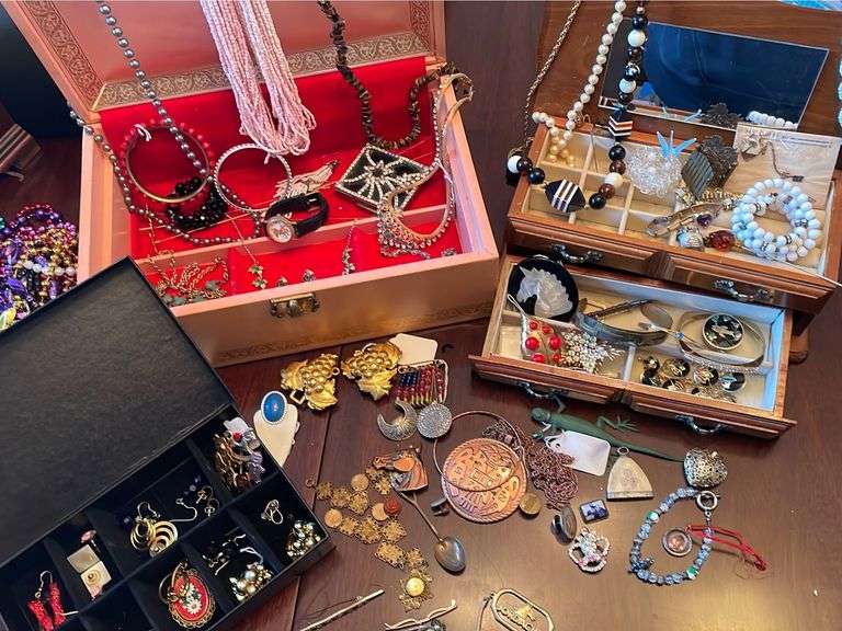 Jewelry Cases with Costume Jewelry reSettled Life