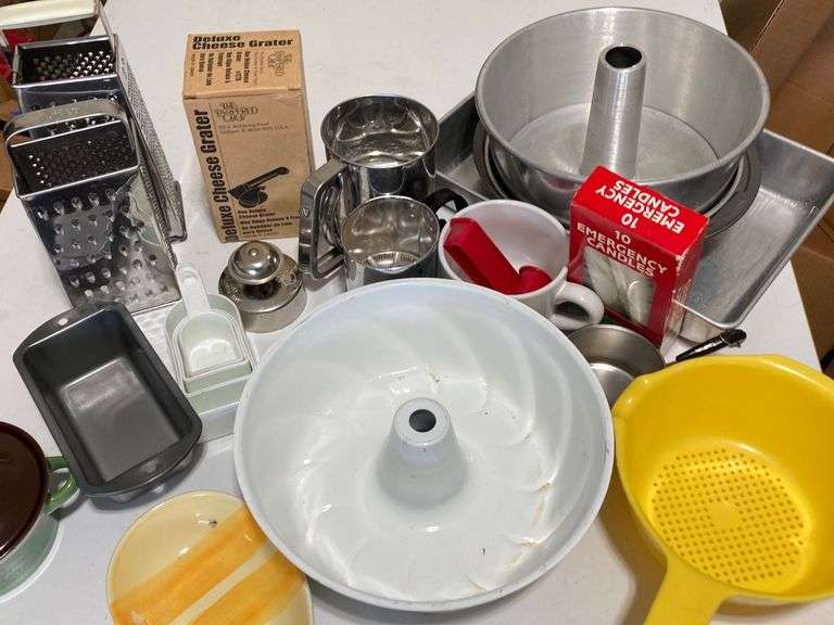 Pampered Chef, Bakeware and More reSettled Life