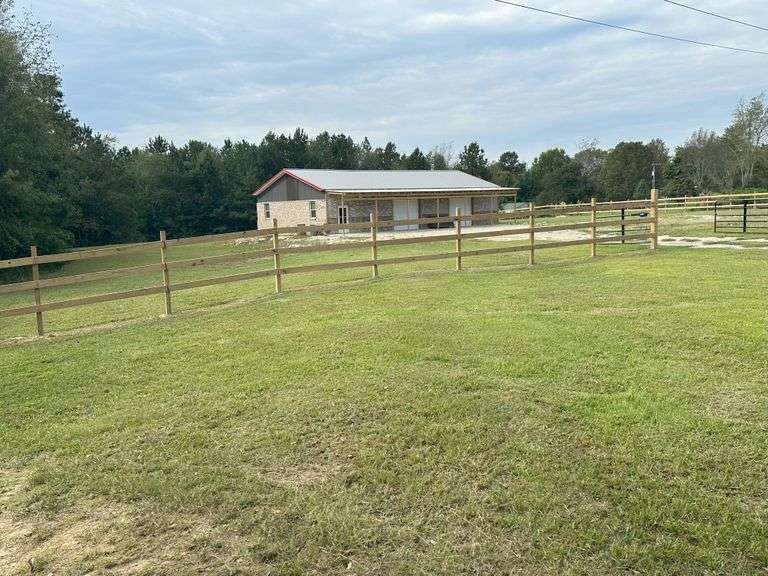 Live InPerson Auction in Ardmore, AL Smith Auction Company