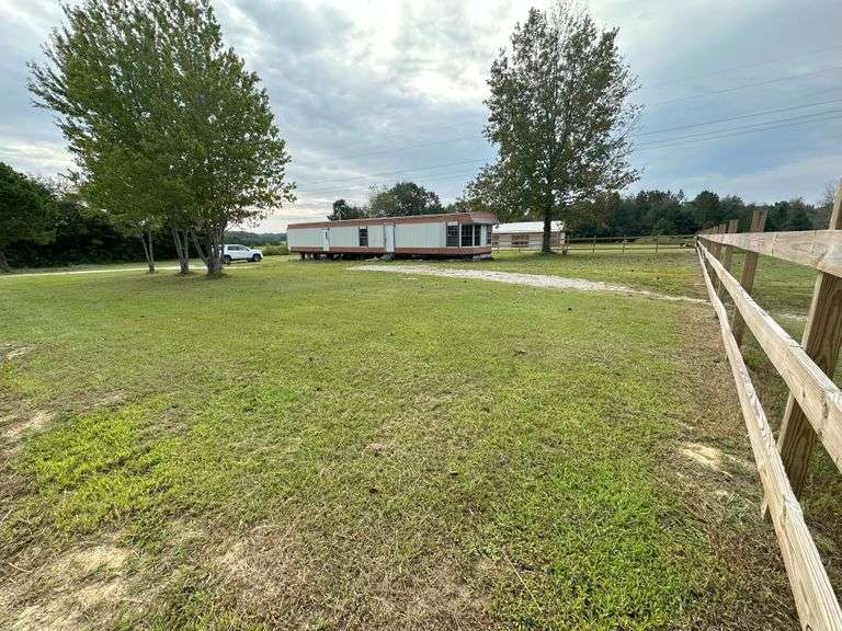 Live InPerson Auction in Ardmore, AL Smith Auction Company