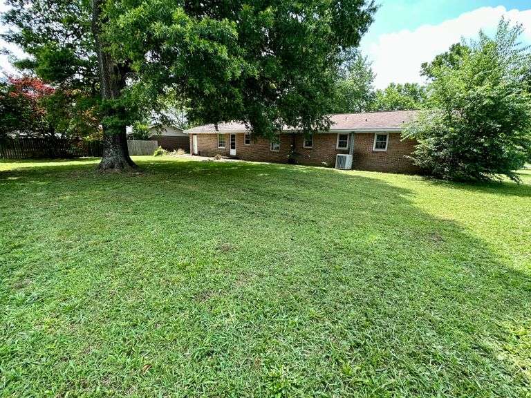 Live InPerson Auction in Athens, AL House & Lot located at 208 Cascade Drive Smith Auction